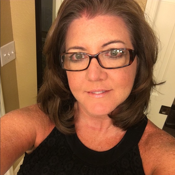 Meet your Posher, Christy - Picture 1 of 1